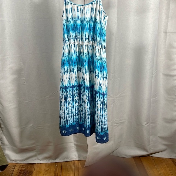 Banana Republic Blue and White 💯 silk Spaghetti Strap Sundress - Picture 3 of 5